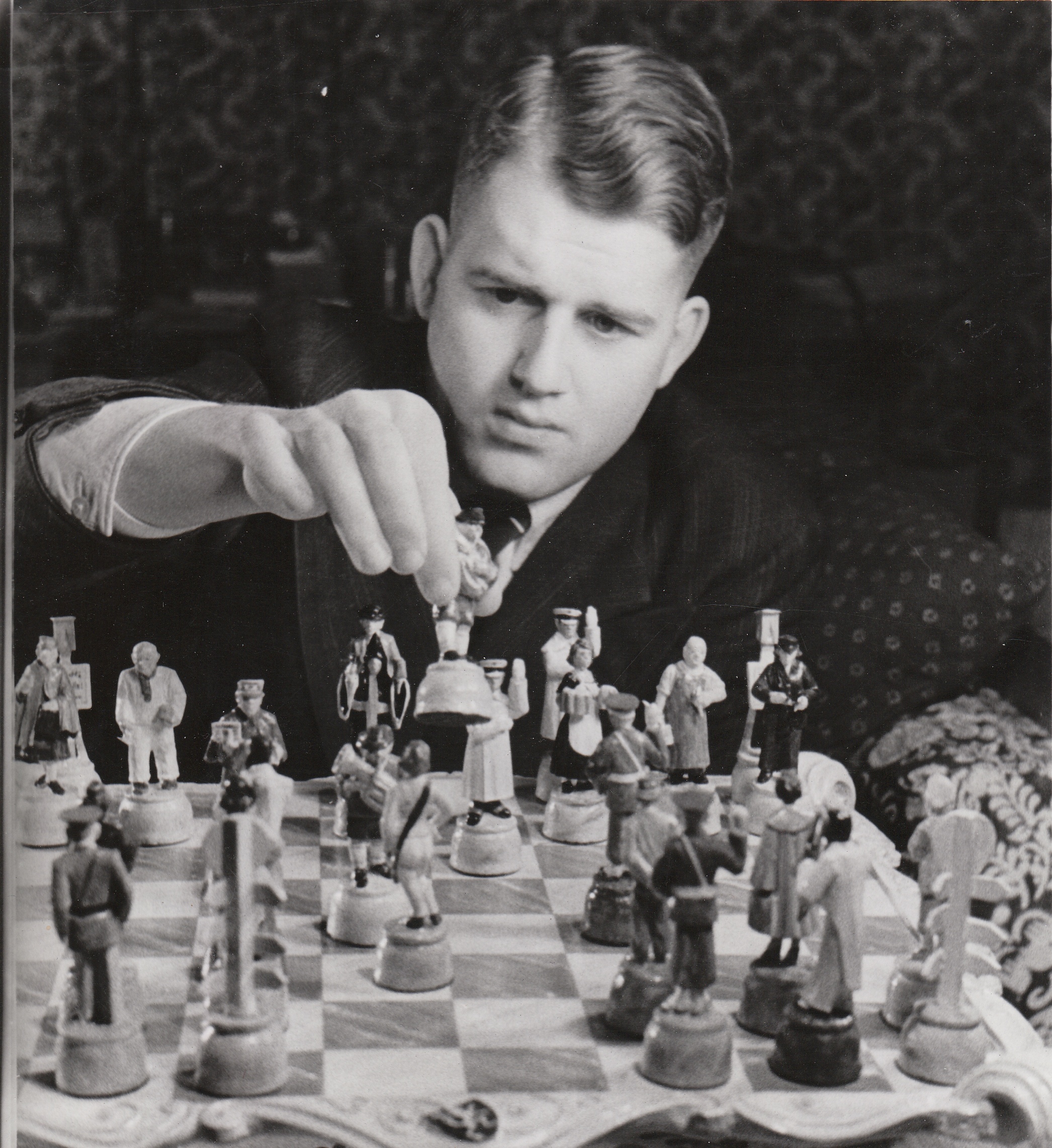 Šah : Igra Miliona, Dragoslav Andrić (Chess: The Game of the Millions). 